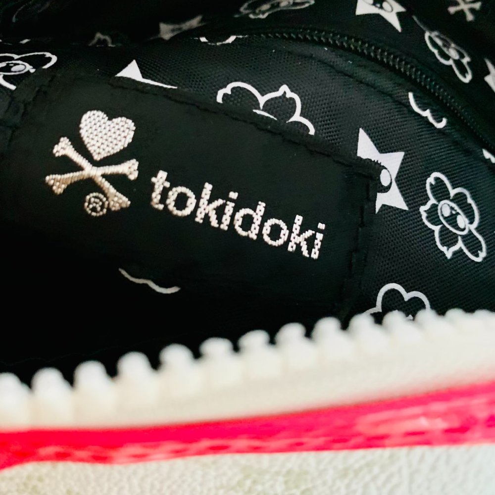 TOKIDOKI PICO FLUO VAMPIRE LIPS CROSSBODY BAG WITH DUST BAG - Picture 11 of 13